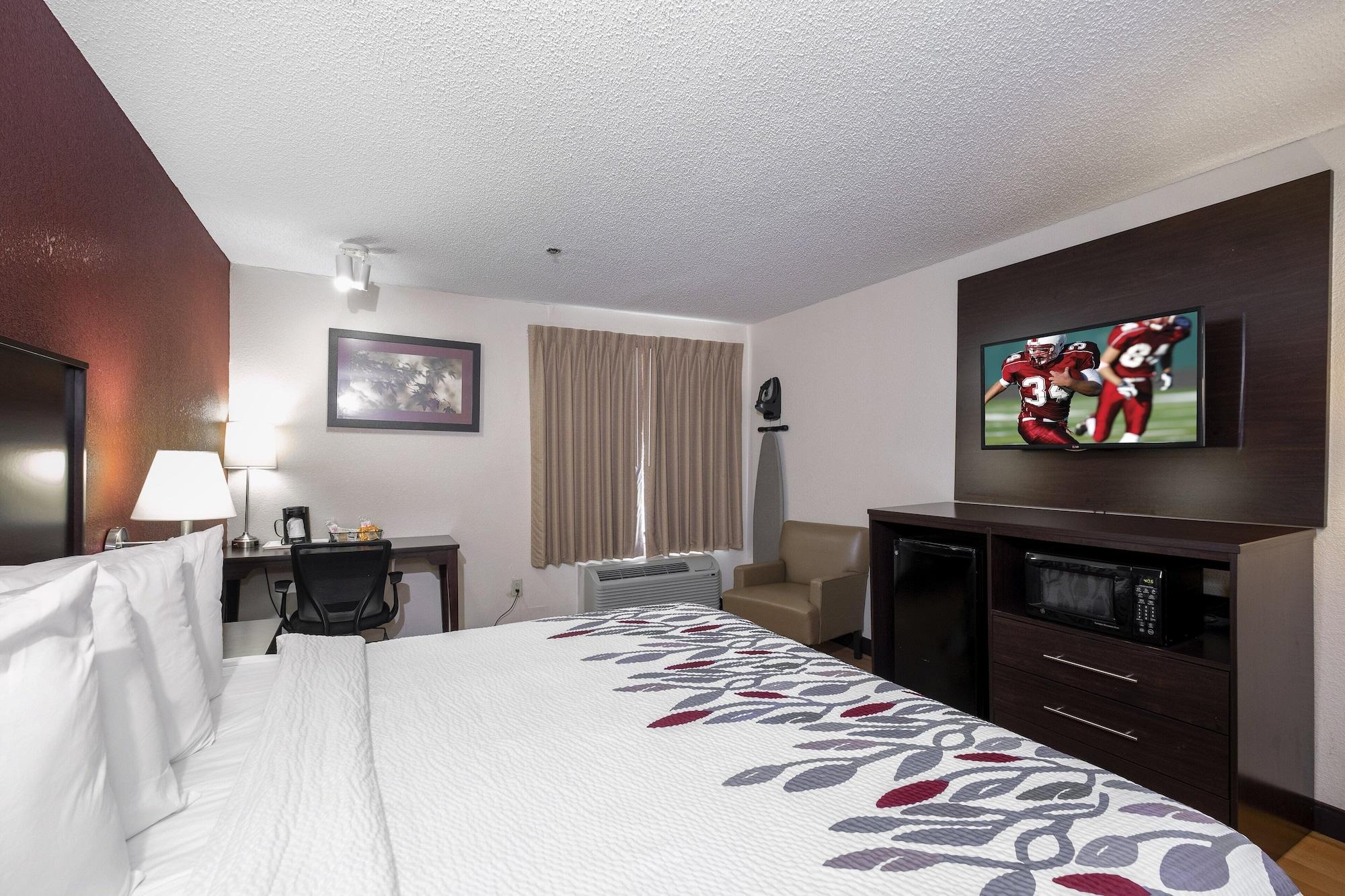 Red Roof Inn Knoxville Central - Papermill Road Экстерьер фото