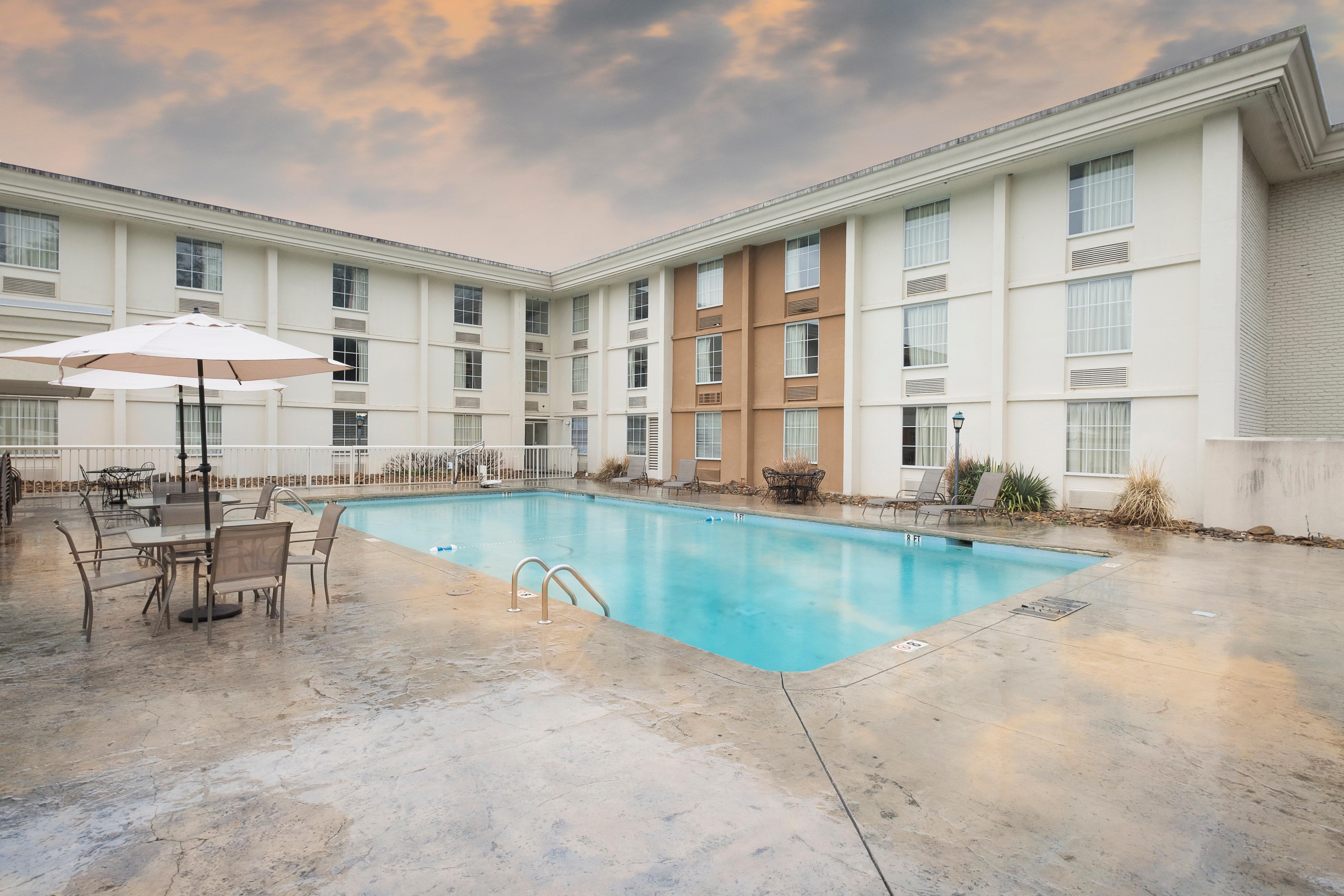 Red Roof Inn Knoxville Central - Papermill Road Экстерьер фото